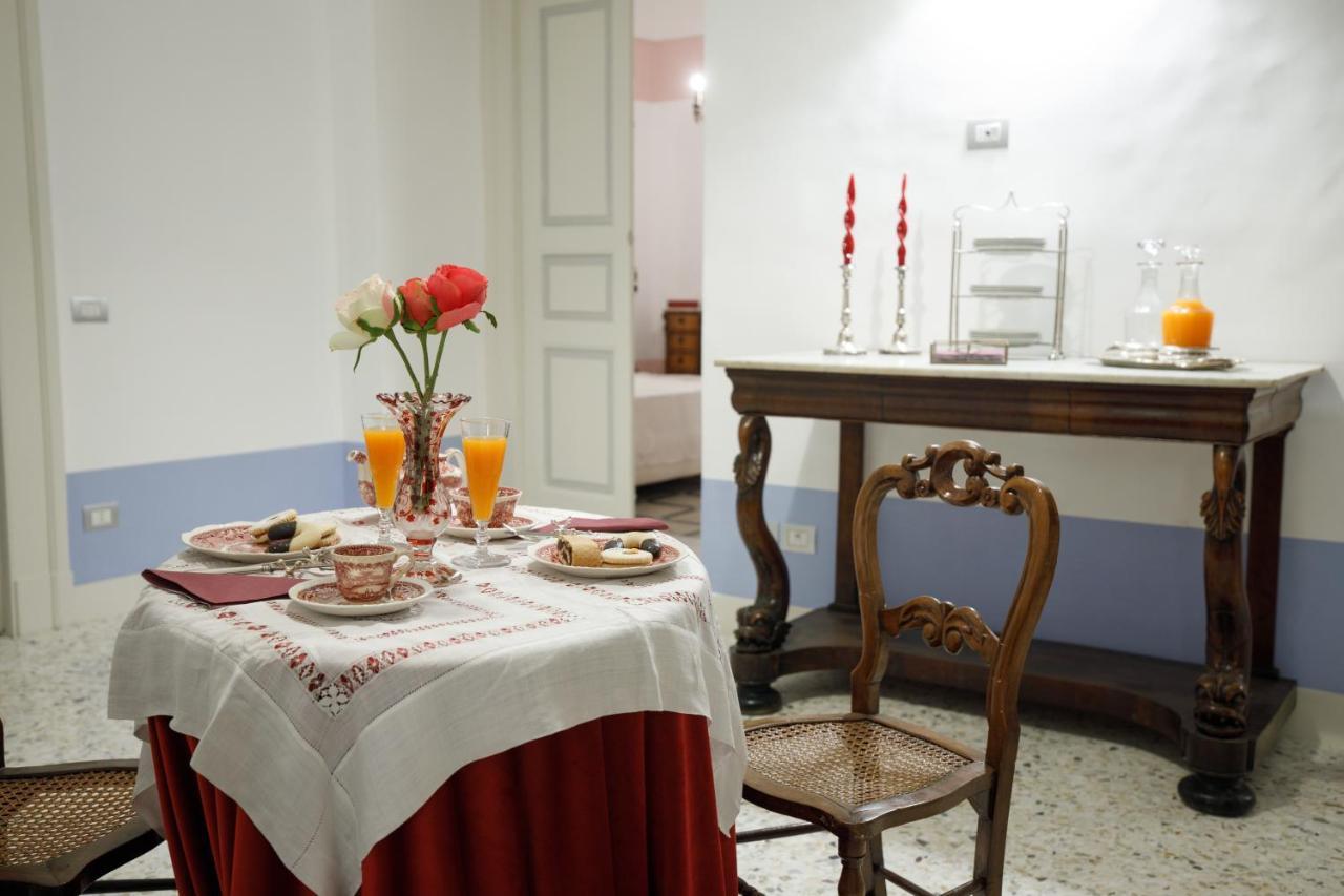 Palazzo Introna Bed & Breakfast Mola di Bari Luaran gambar
