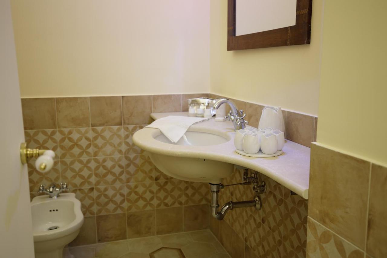 Palazzo Introna Bed & Breakfast Mola di Bari Luaran gambar