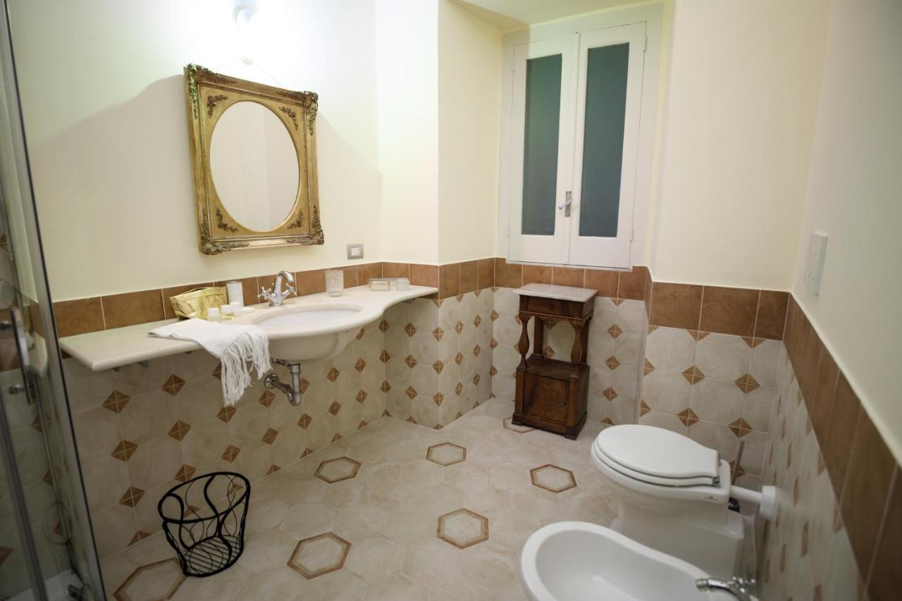 Palazzo Introna Bed & Breakfast Mola di Bari Luaran gambar